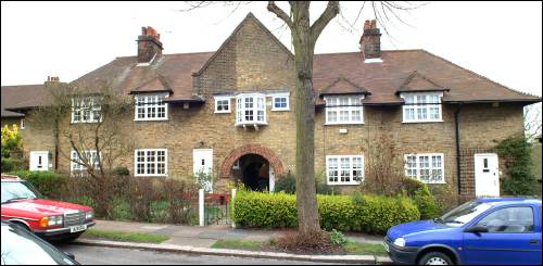 18-24 Asmuns Place